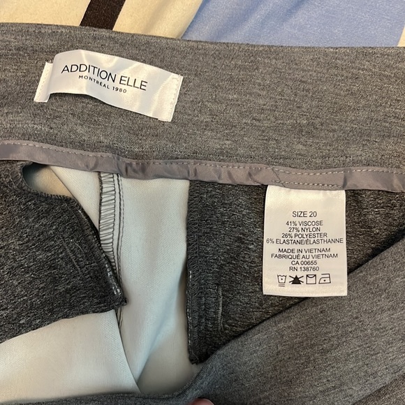 Addition Elle ‘scuba’ style 7/8 length pants, size 20 - Picture 4 of 6